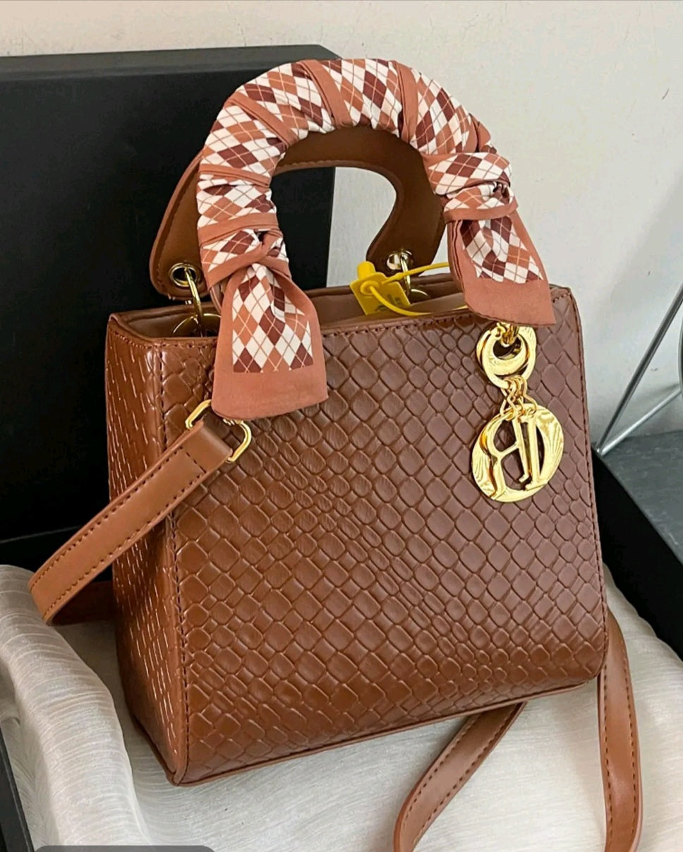 2024 new fashion luxury retro woven