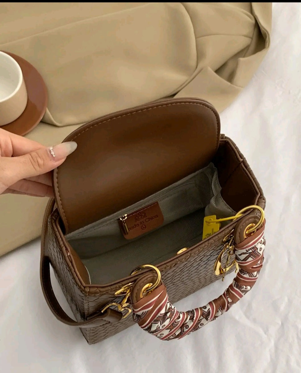 2024 new fashion luxury retro woven