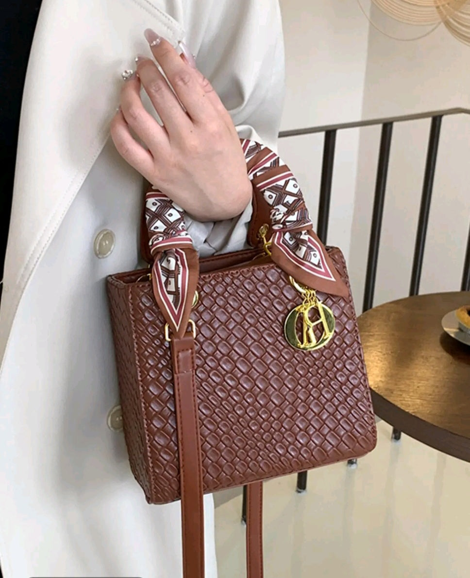 2024 new fashion luxury retro woven